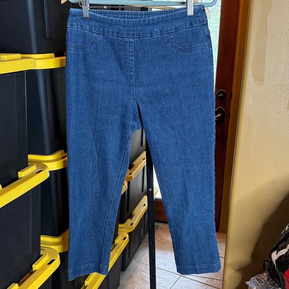 Soft Surroundings Ultimate Denim Straight Leg Crop Jeans Size Small - Picture 2 of 7